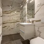 1 Bedroom Amazing In Apartment