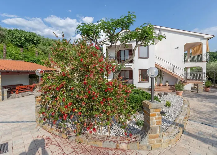 1 Bedroom Amazing In *