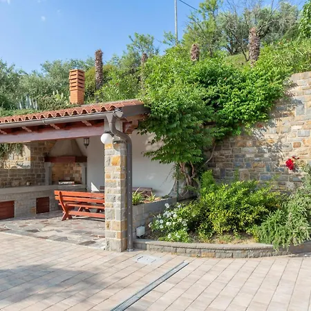 Lejlighed Stunning Apartment In Secovlje With Wifi