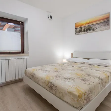 1 Bedroom Amazing Apartment In Secovlje Appartamento