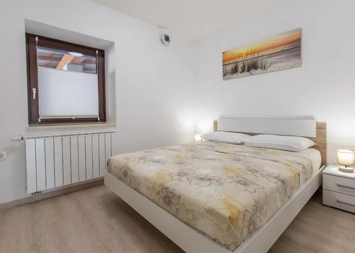 1 Bedroom Amazing In דירה